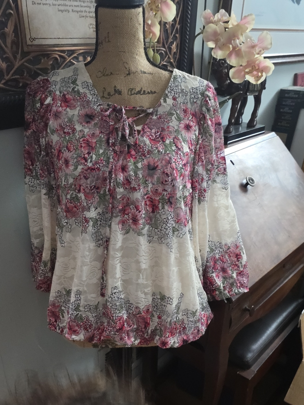 Women's Floral Tie-Neck Blouse in Pink and White